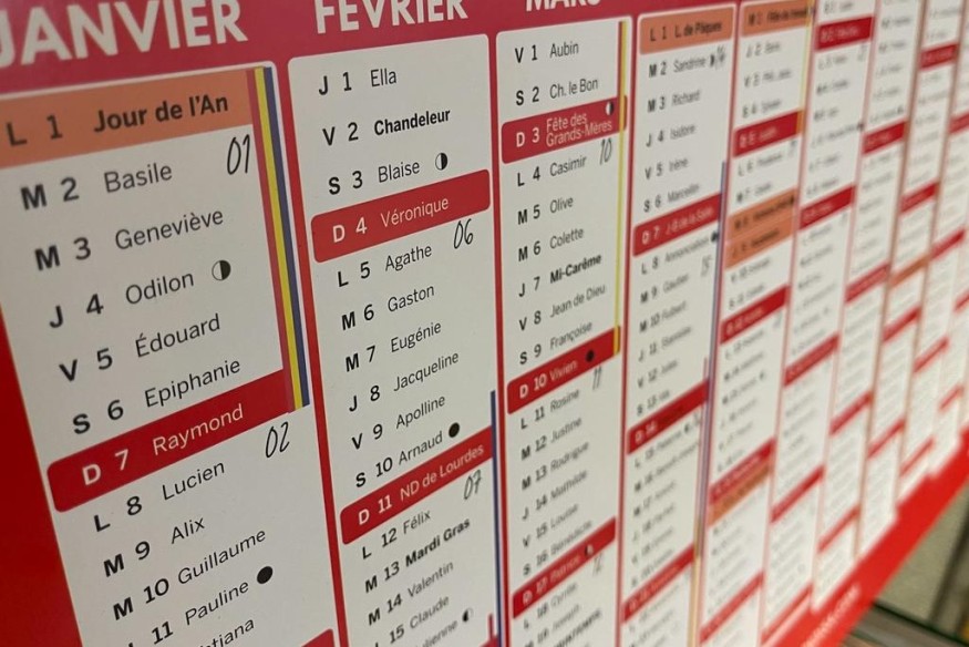 Mais pourquoi les calendriers de 1996 sont redevenus à la mode ?