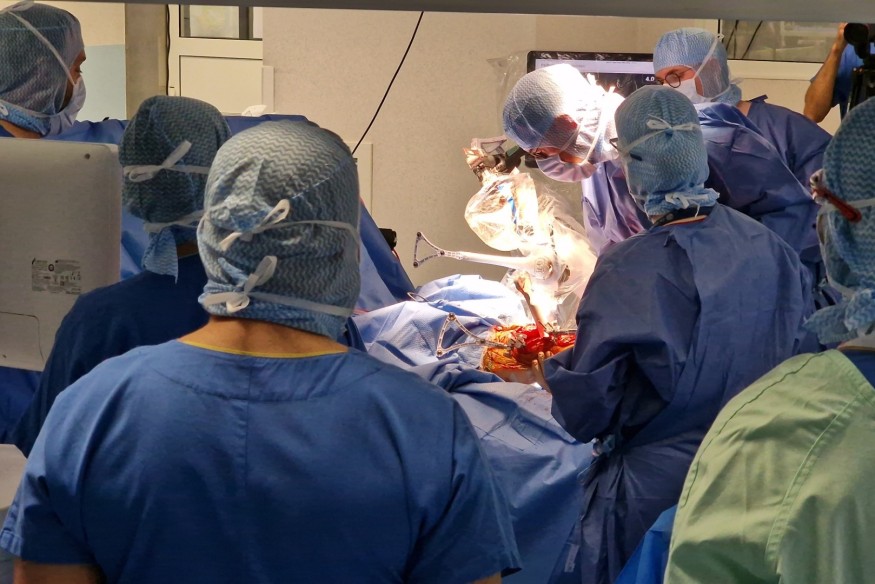 Un robot pour aider les chirurgiens du CHU de Grenoble à poser leurs prothèses de genou
