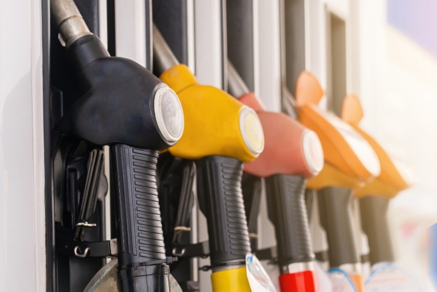 Flambée des prix des carburants : le Premier ministre Sébastien Lecornu annonce de nouvelles mesures