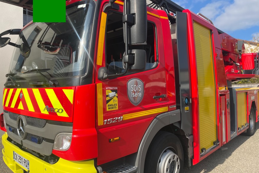 Grenoble : les flammes ravagent un appartement rue Saint-Laurent